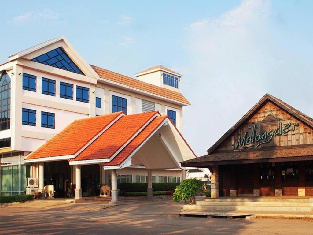 Nh Elegant Hotel Sakon Nakhon Exterior photo