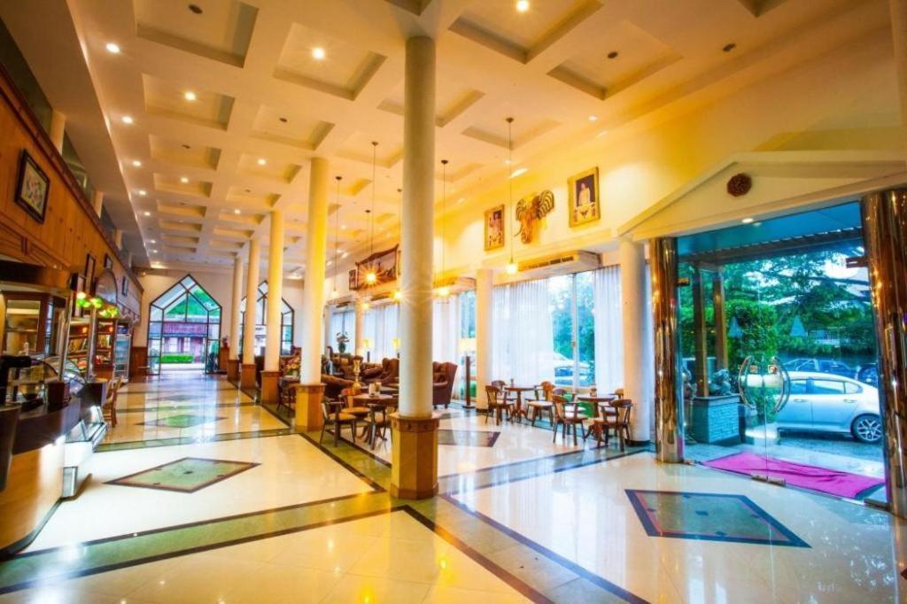 Nh Elegant Hotel Sakon Nakhon Exterior photo