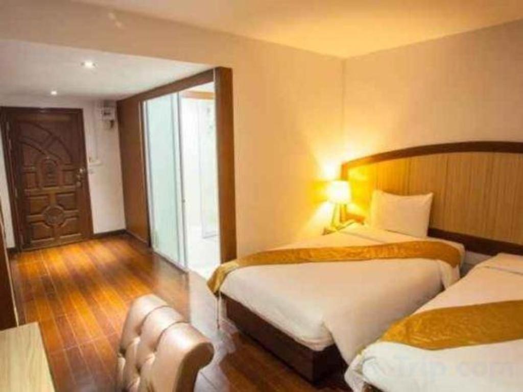 Nh Elegant Hotel Sakon Nakhon Exterior photo
