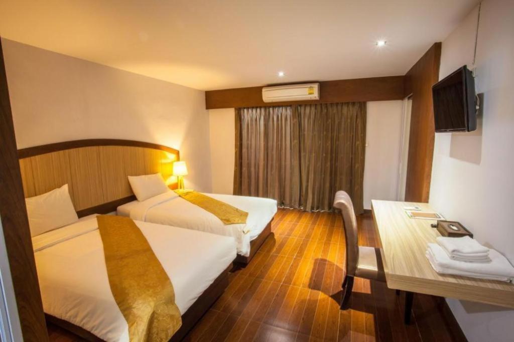 Nh Elegant Hotel Sakon Nakhon Exterior photo