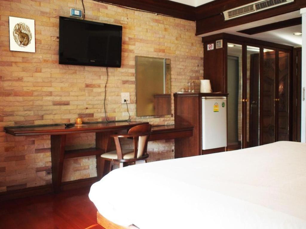 Nh Elegant Hotel Sakon Nakhon Exterior photo